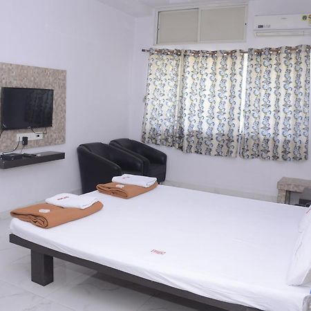 Hotel Mangalam Kurandvad Екстер'єр фото
