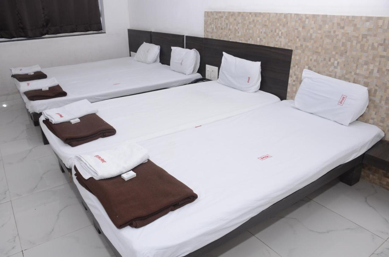 Hotel Mangalam Kurandvad Екстер'єр фото