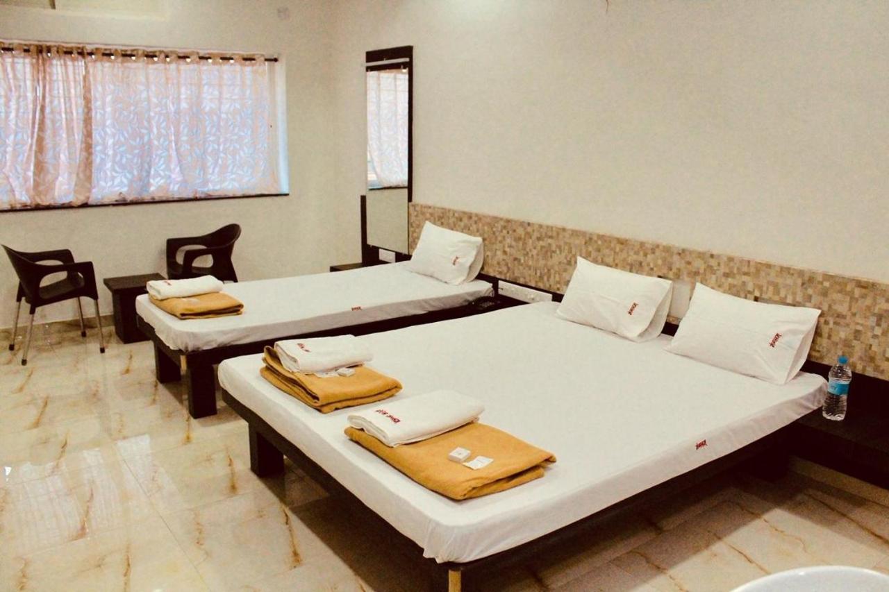 Hotel Mangalam Kurandvad Екстер'єр фото
